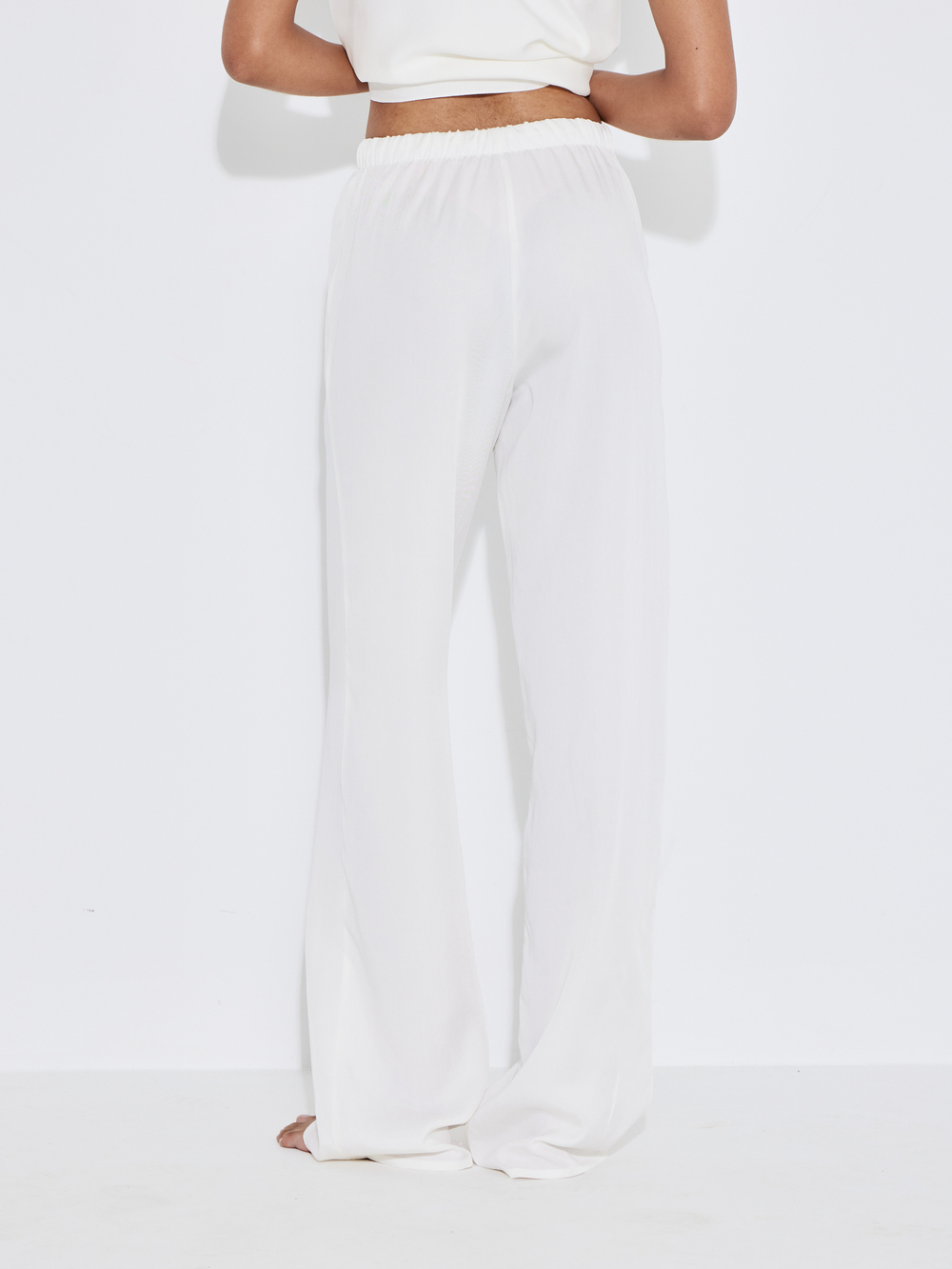 Брюки Aura Pants In White