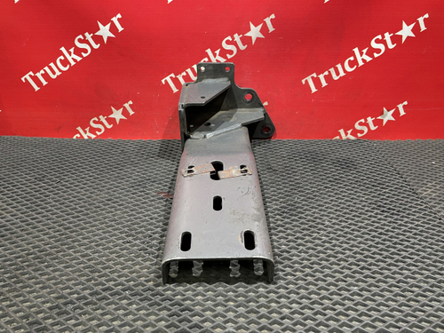 Кронштейн подножки левой