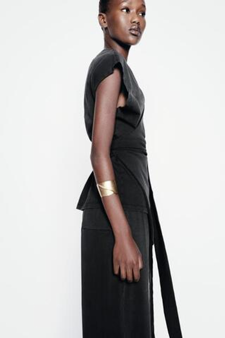 ZARA ФУТБОЛКА ИЗ ПЛОТНОГО ХЛОПКА С ЭФФЕКТОМ ПОТЕРТОСТИ, УГОЛЬНЫЙ