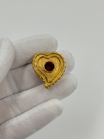 Накладка на пуговицу Сердце с красным кристаллом