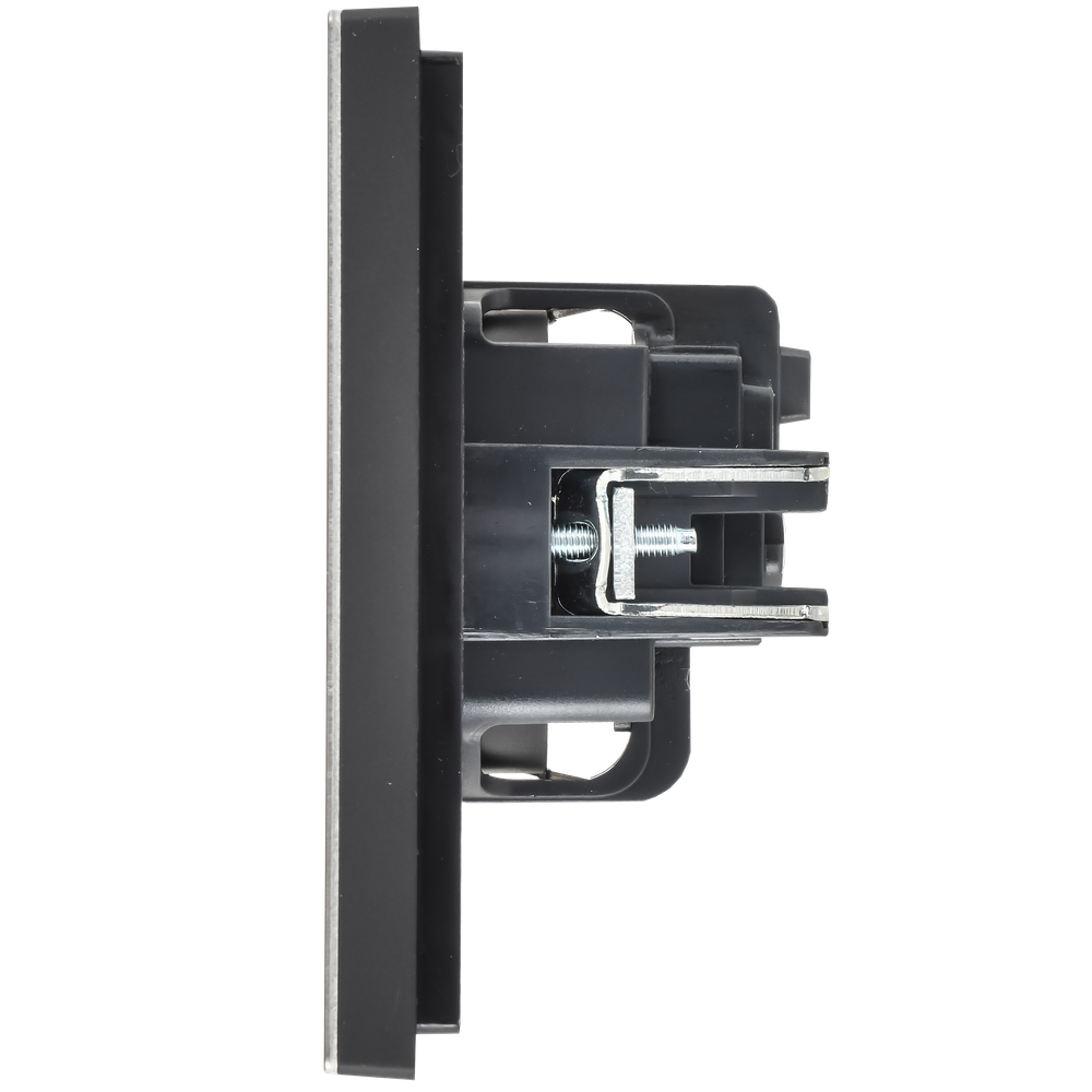 FORTE&PIANO Розетка 1-местная с заземлением с защитными шторками винтовое крепление 16А FP615M металл шампань IEK