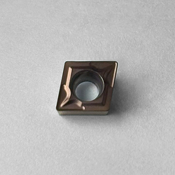 CCMT060204-UM FE2215  Пластина токарная