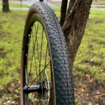 Покрышка для велосипеда 28" Blackone Saturn Ring 700 x 45c (47-622) черная с коричневой боковиной, металлический корд