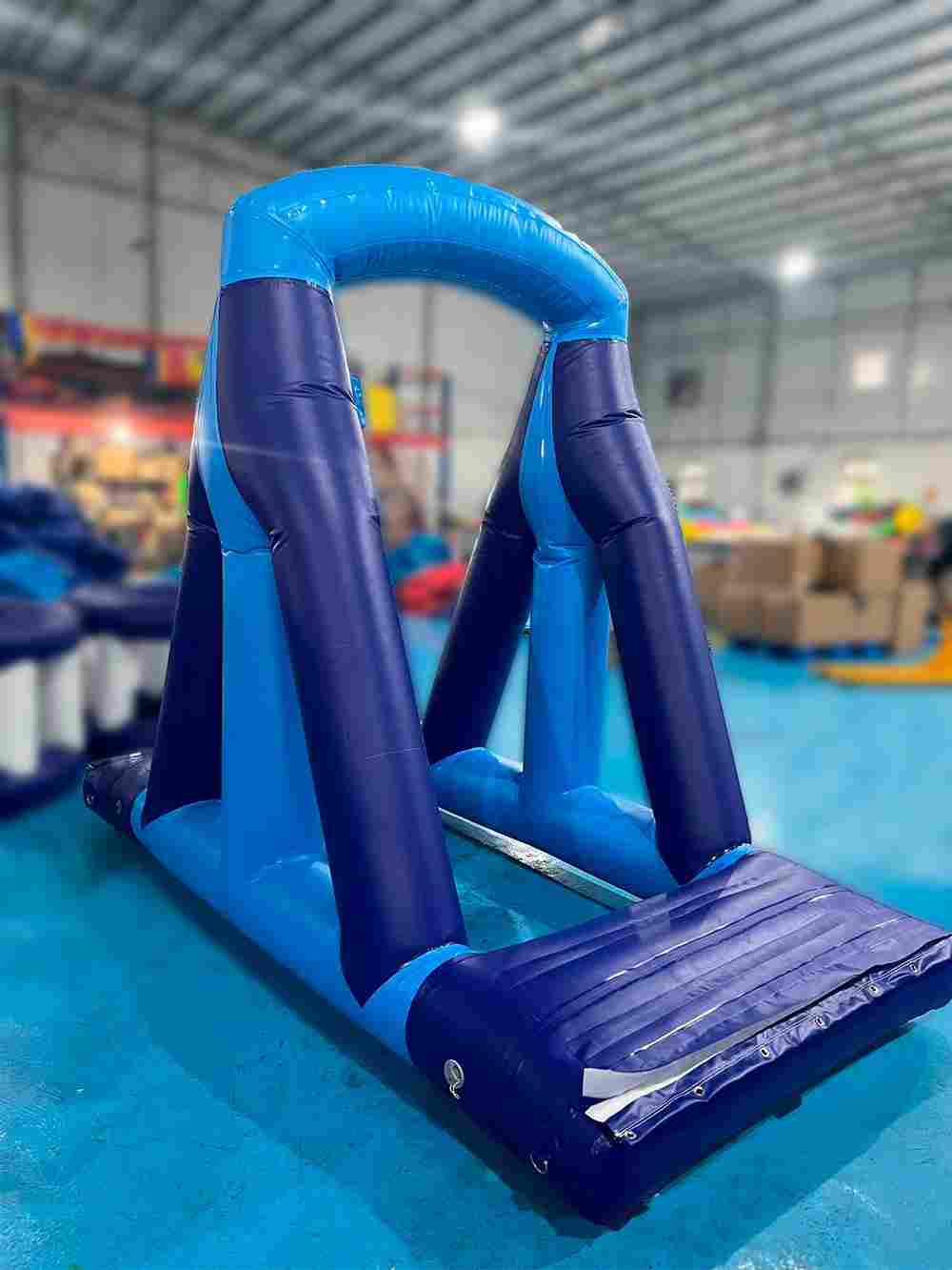 Надувной бассейн «Поймай осьминога» с водными модулями, 25*15*3,5 м