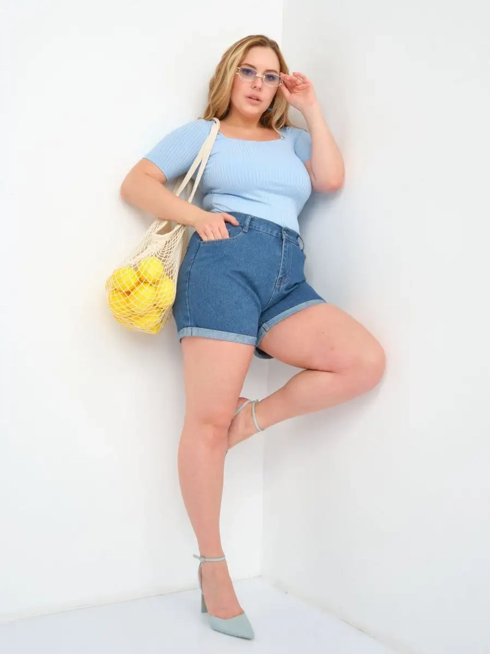 Шорты джинсовые