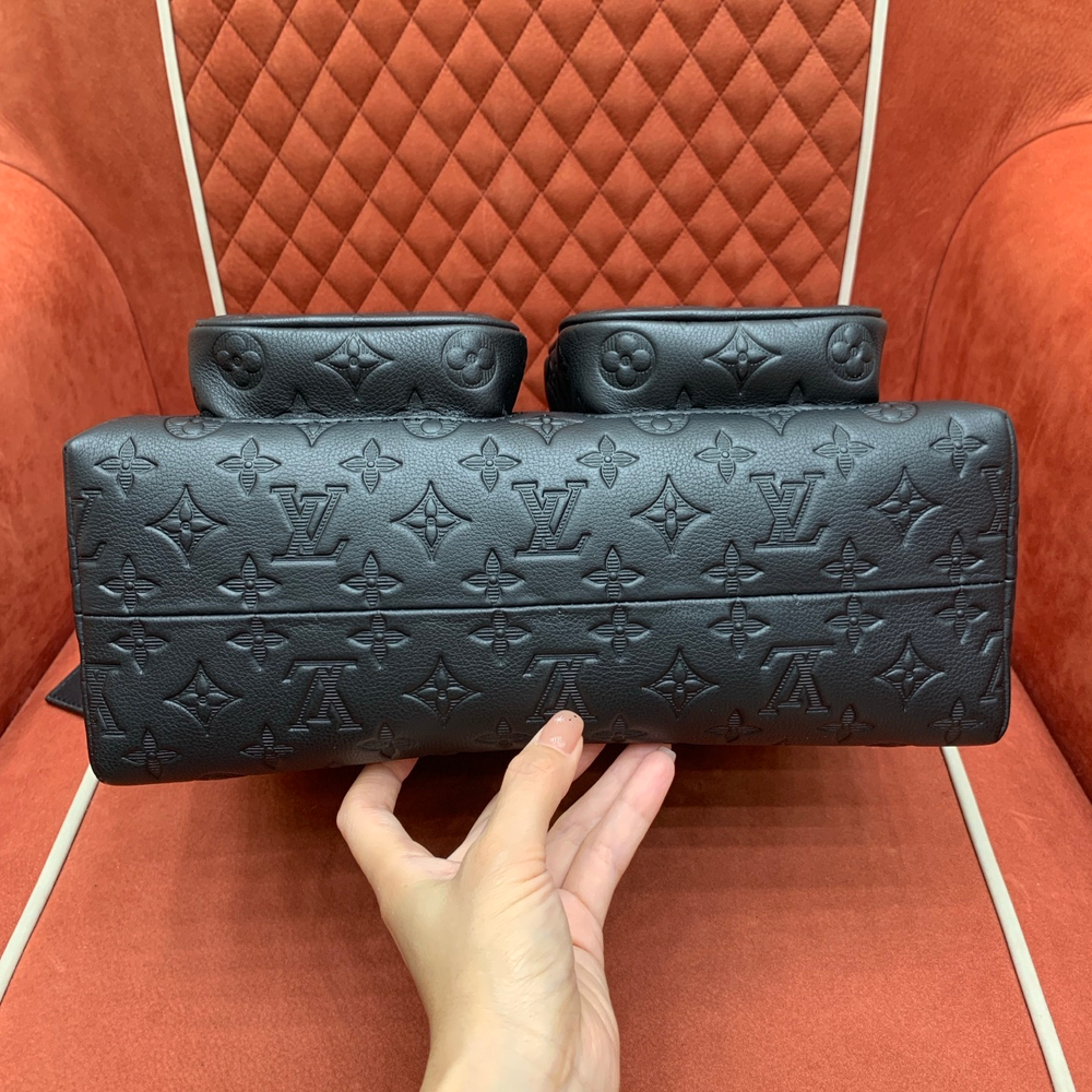 Louis Vuitton Hobo Cargo