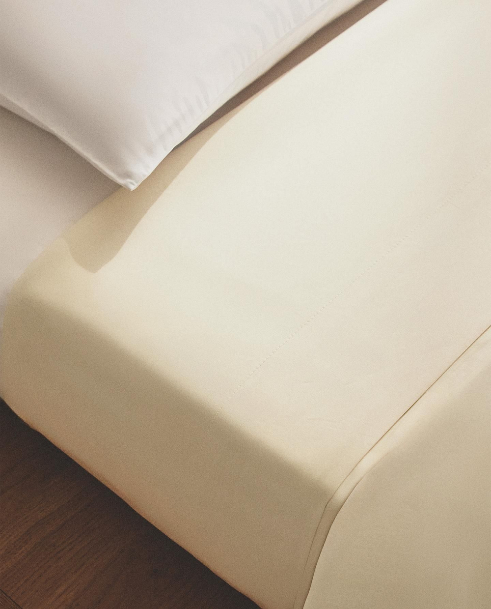 Zara Home - Простыня из атласа (1000 нитей), кремовый, 160x280 см