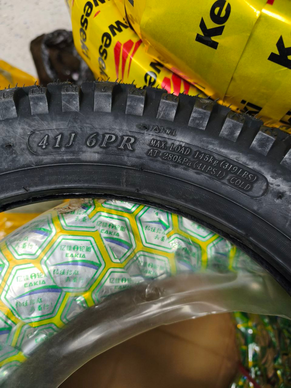 Покрышка Джулиер-ЕАКИА (Jiluer -Eakia) размер 2.75-14 ("петушинка") использование с камерой