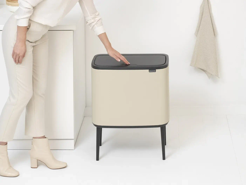 Brabantia Контейнер для мусора Bo Touch 36 л мягкий бежевый