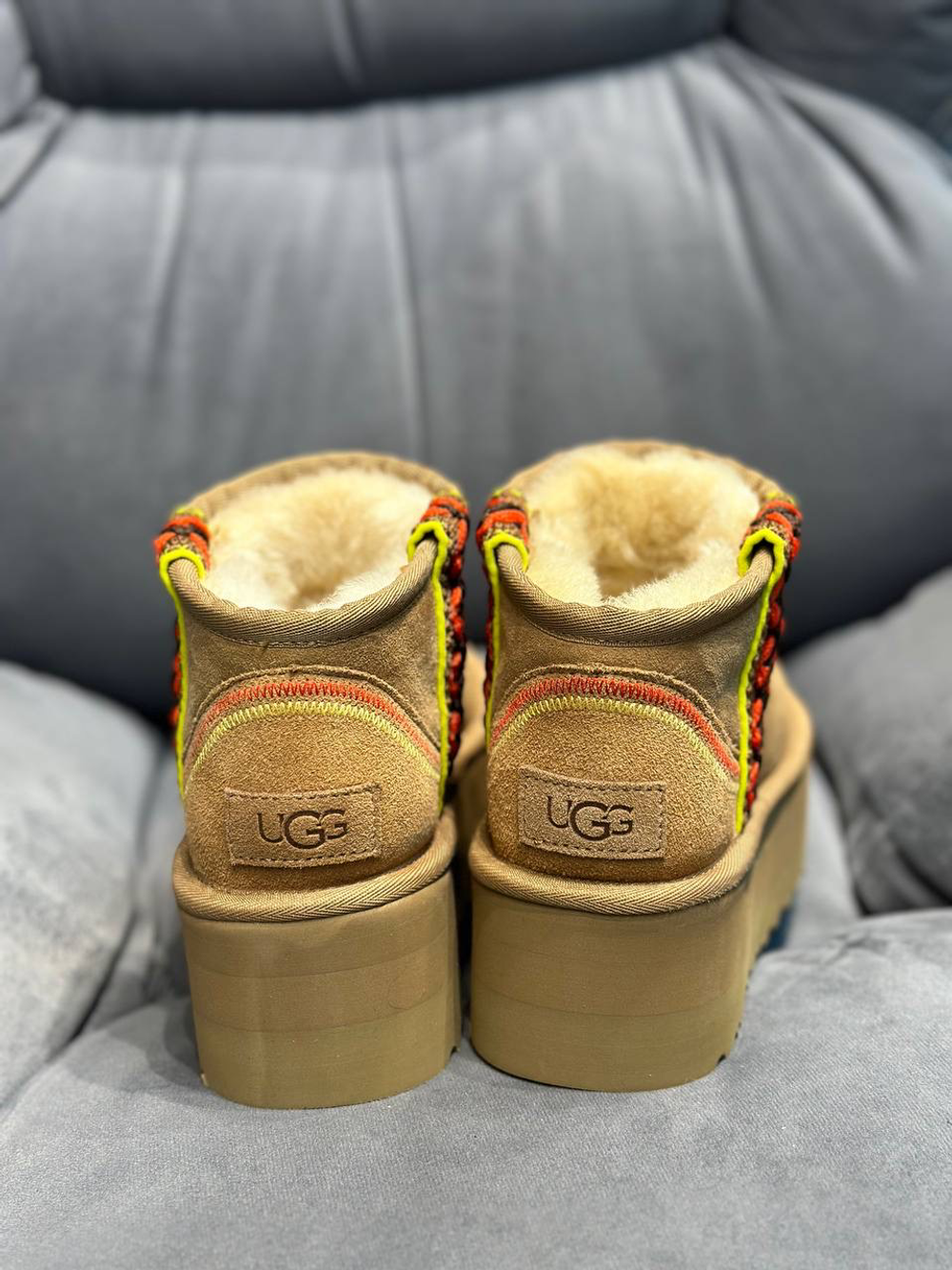 UGG
