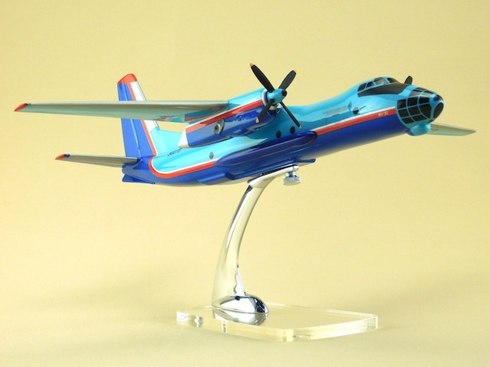 Модель самолета Ан-30 (М1:72, ЛИАЦ)