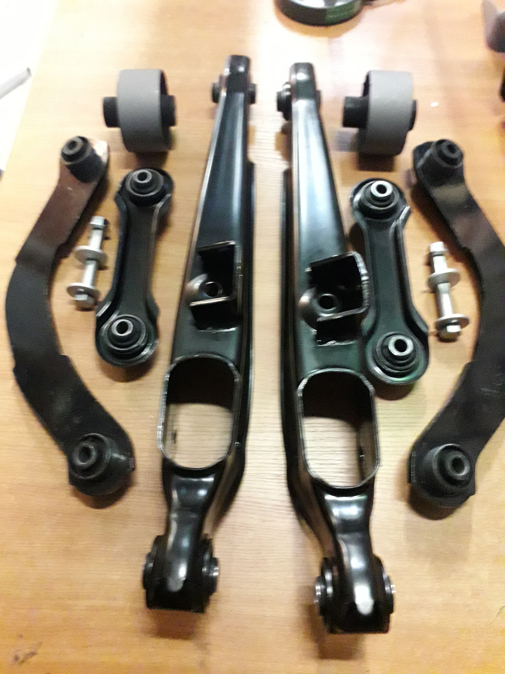 Комплект задней подвески Mitsubishi Outlander I CU 2002-2007