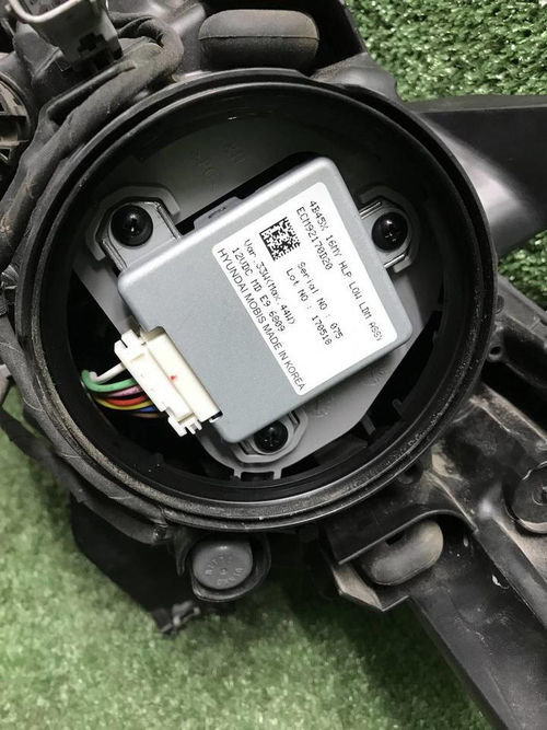 Фара правая Mitsubishi Outlander 3 (2015-2018) LED