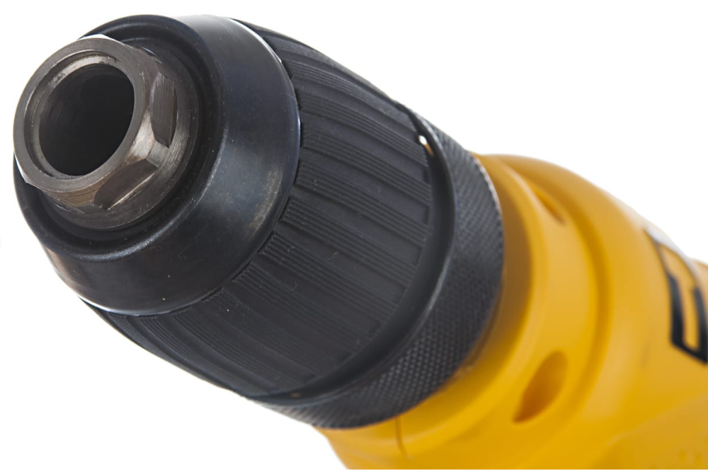 Дрель ударная DeWALT DWD024S-QS