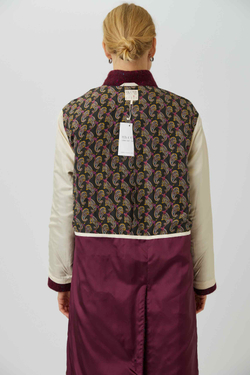 Прямое пальто из шерсти букле бордового цвета