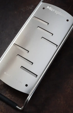Microplane Большая бритва Gourmet для сыра пармезан