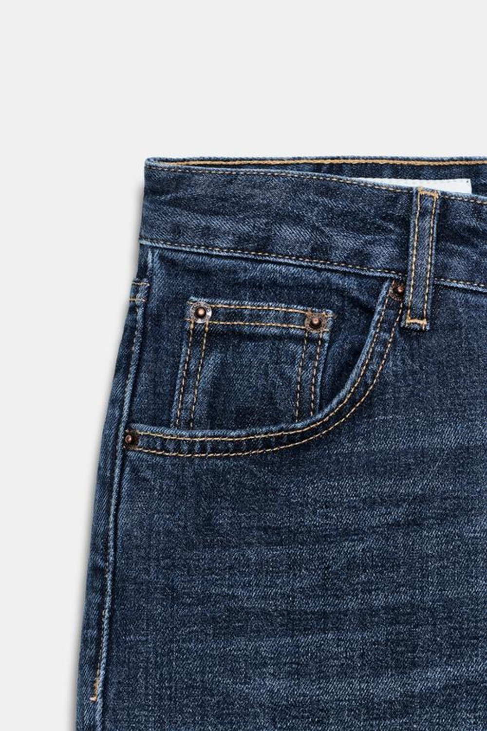 ZARA ДЖИНСЫ TRF CAPRI СО СРЕДНЕЙ ПОСАДКОЙ, МОРСКОЙ СИНИЙ