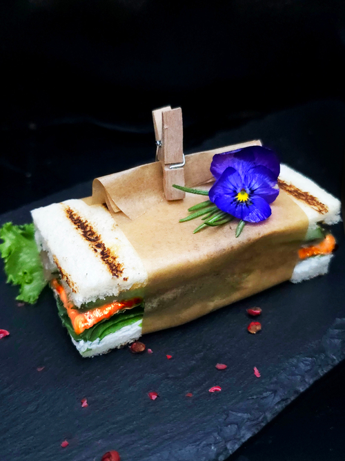 Сэндвич с красной рыбой