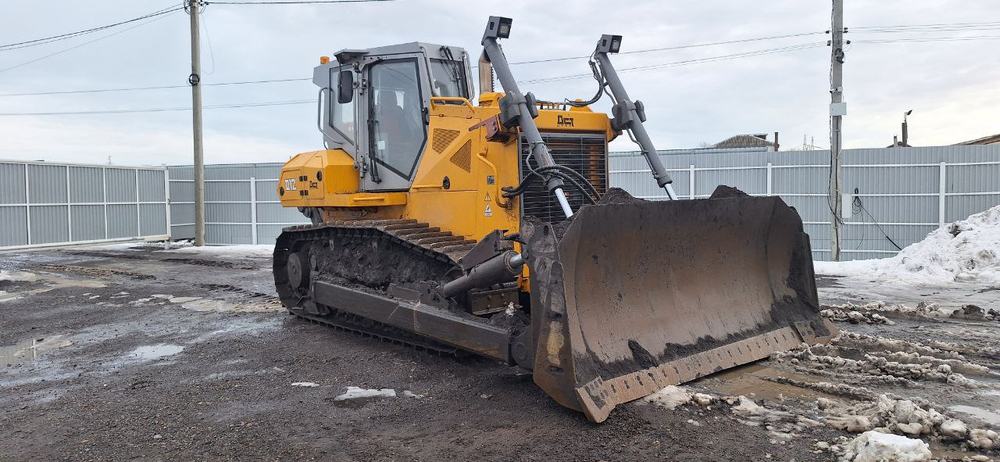 ДСТ-Урал D12* Бульдозер D12.0101 (Дизельный, 6,7 л, 239 л.с., АТ)