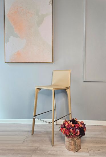Дизайнерский барный стул Saddle Chair Barstool бежевая кожа