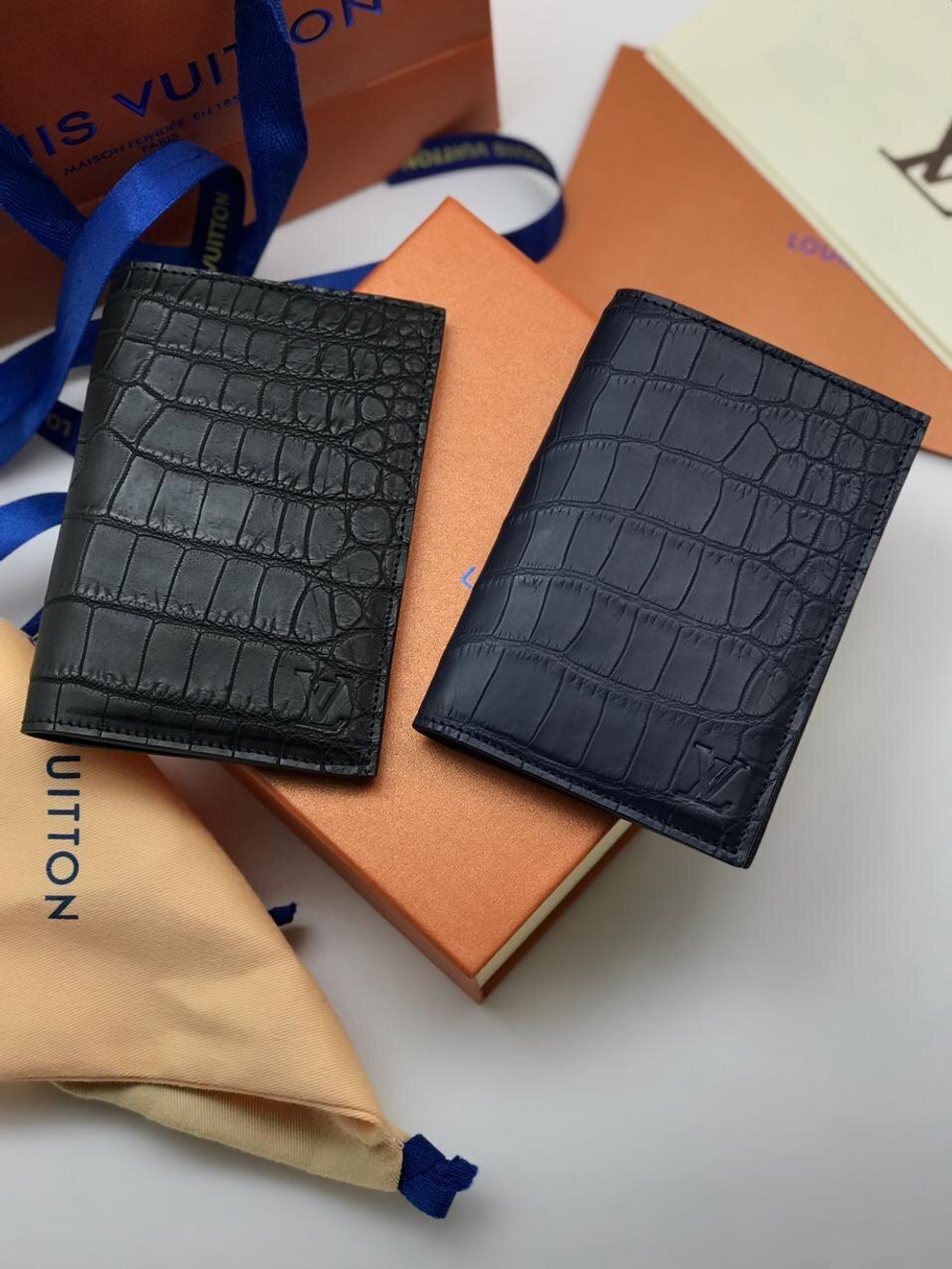Обложка на паспорт  Louis Vuitton