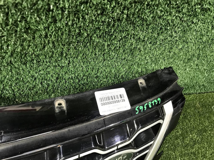 Решетка радиатора Range Rover Evoque 2 (2018-2024)