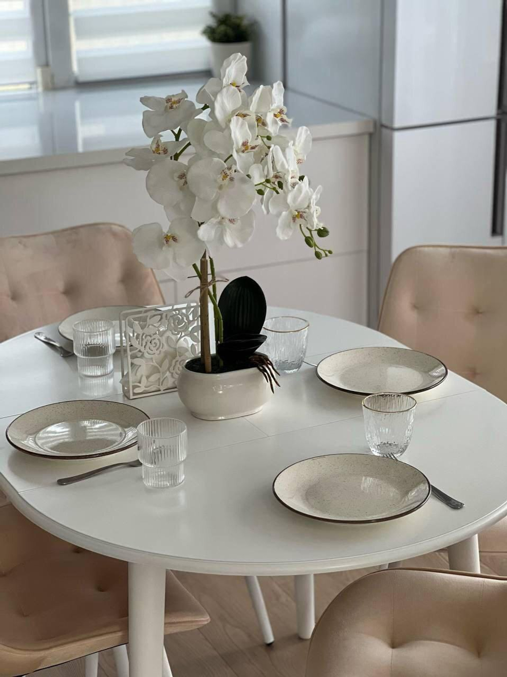 Круглый раздвижной стол "Скандинавия" и 4 стула Бостон