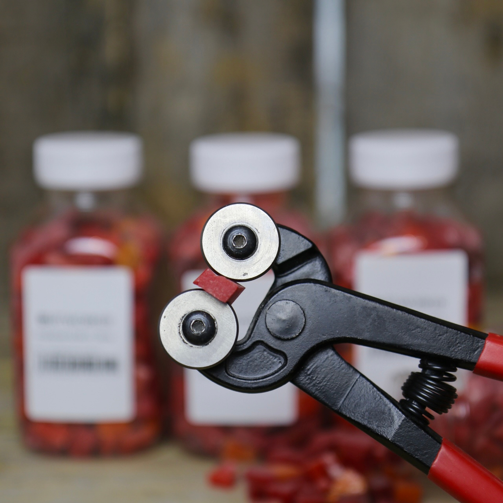 Смальта колотая красного цвета