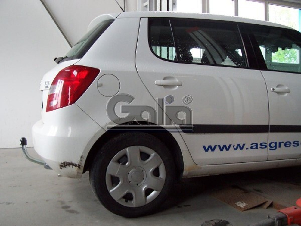 Фаркоп оцинкованный Galia S081A для Skoda Fabia хетчбек 2000-2007, 2007-2014(паспорт и сертификат в комплекте)(без электрики)