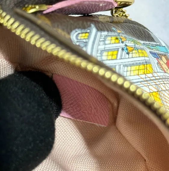 Клатч женский Louis Vuitton Mini Pochette Accessoires коричневый