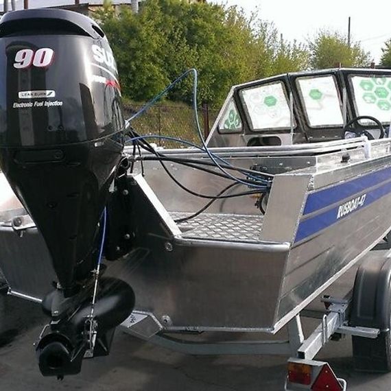 Алюминиевая моторная лодка RusBoat 47 JET под подвесной водомет