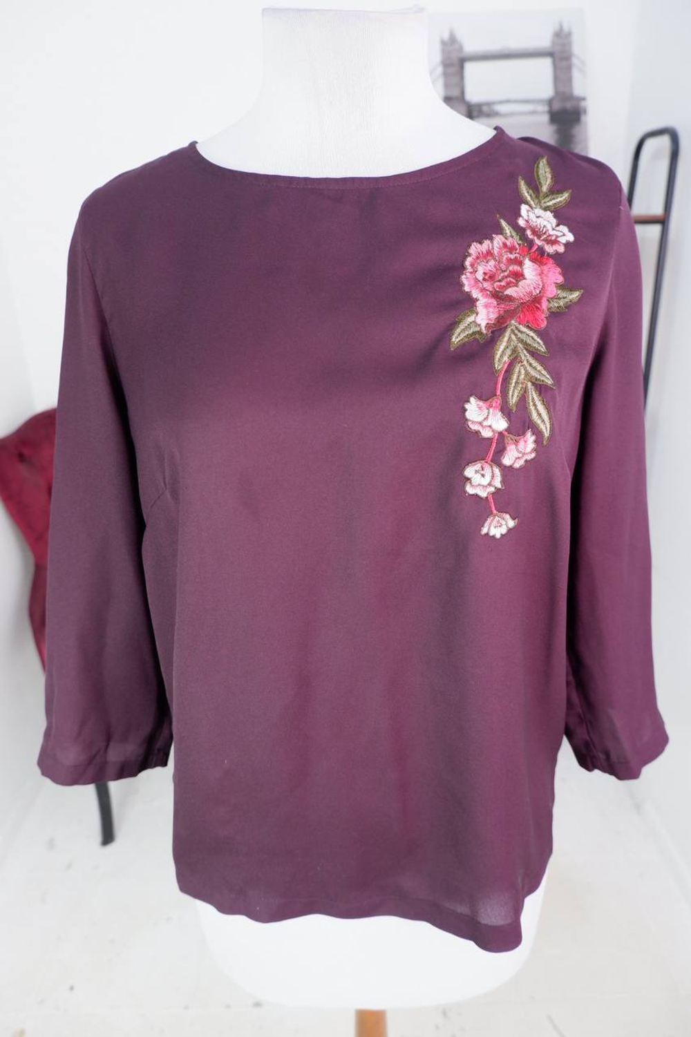 Блузка Ostin с вышивкой, маркировка L, визуально на 48 размер