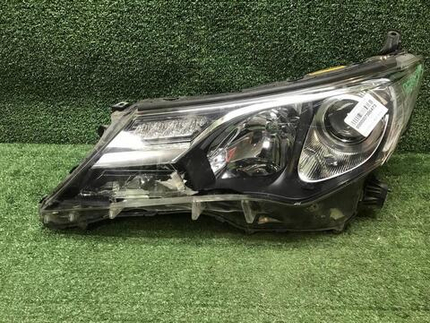 Битая Фара левая Toyota Rav 4 CA40 (12-15) ксенон