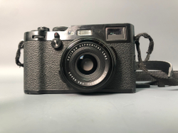 Fujifilm X100F, 64105 кадров пробега.