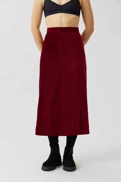 Юбка с разрезом из бордового бархата