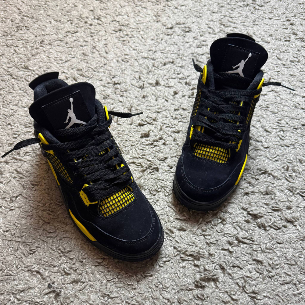 Кроссовки Air Jordan 4 Thunder