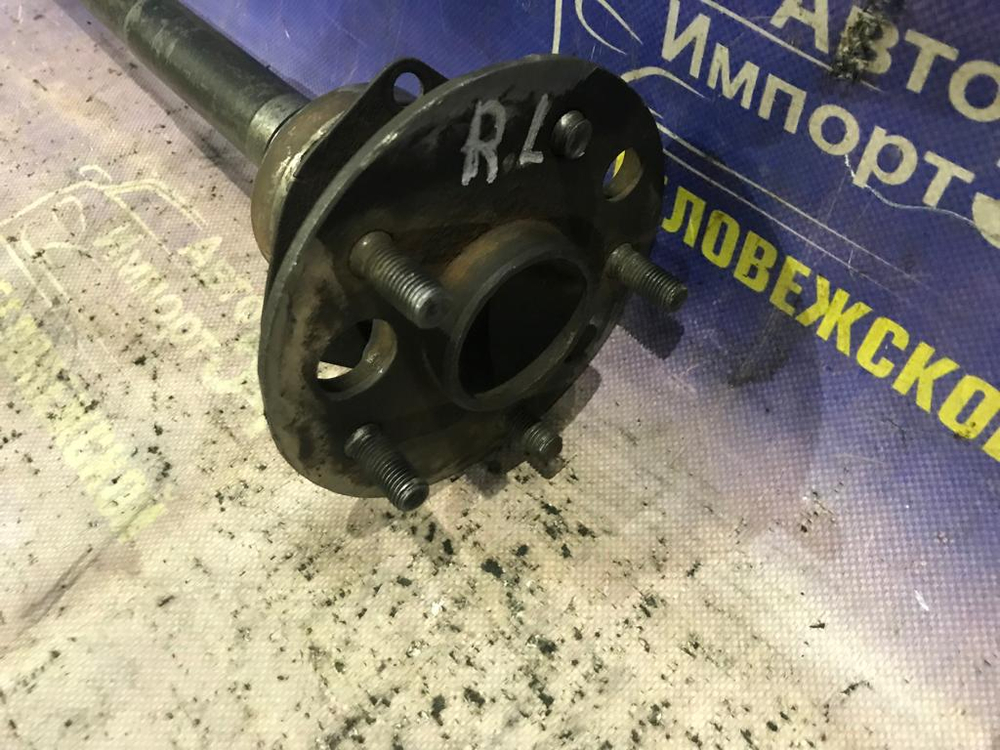 Полуось задняя левая TOYOTA ESTIMA 1993