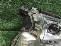 Битая Фара левая Toyota Land Cruiser 200 15-21 LED