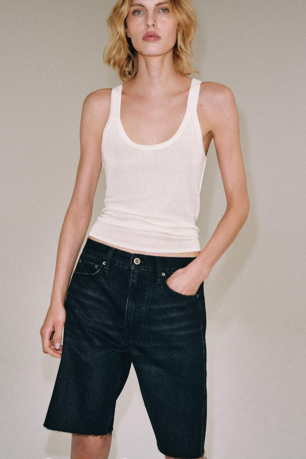 ZARA ДЖИНСОВЫЕ ШОРТЫ RELAXED СО СРЕДНЕЙ ПОСАДКОЙ — ZW COLLECTION, ЧЕРНЫЙ