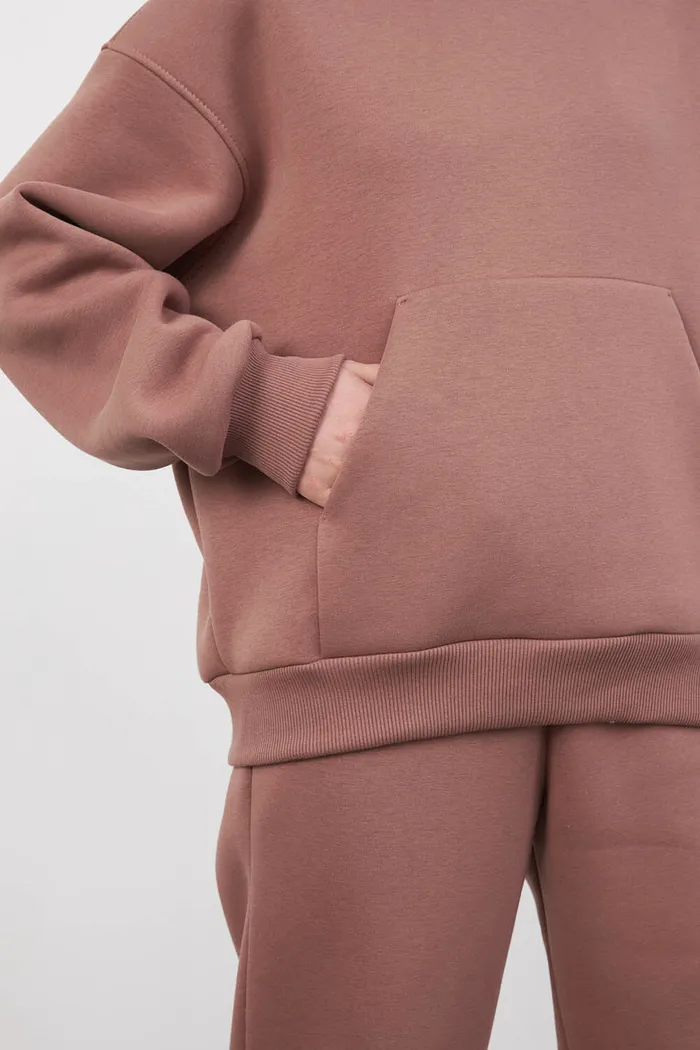 Утепленное худи свободного кроя цвета молочный шоколад