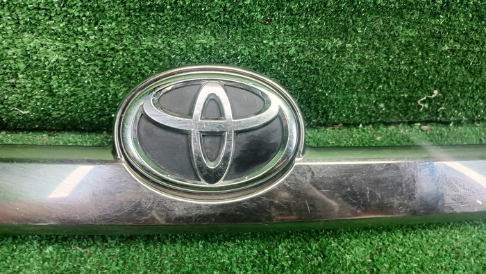 Накладка крышки багажника Toyota Camry 7 XV50 (2011-2014)