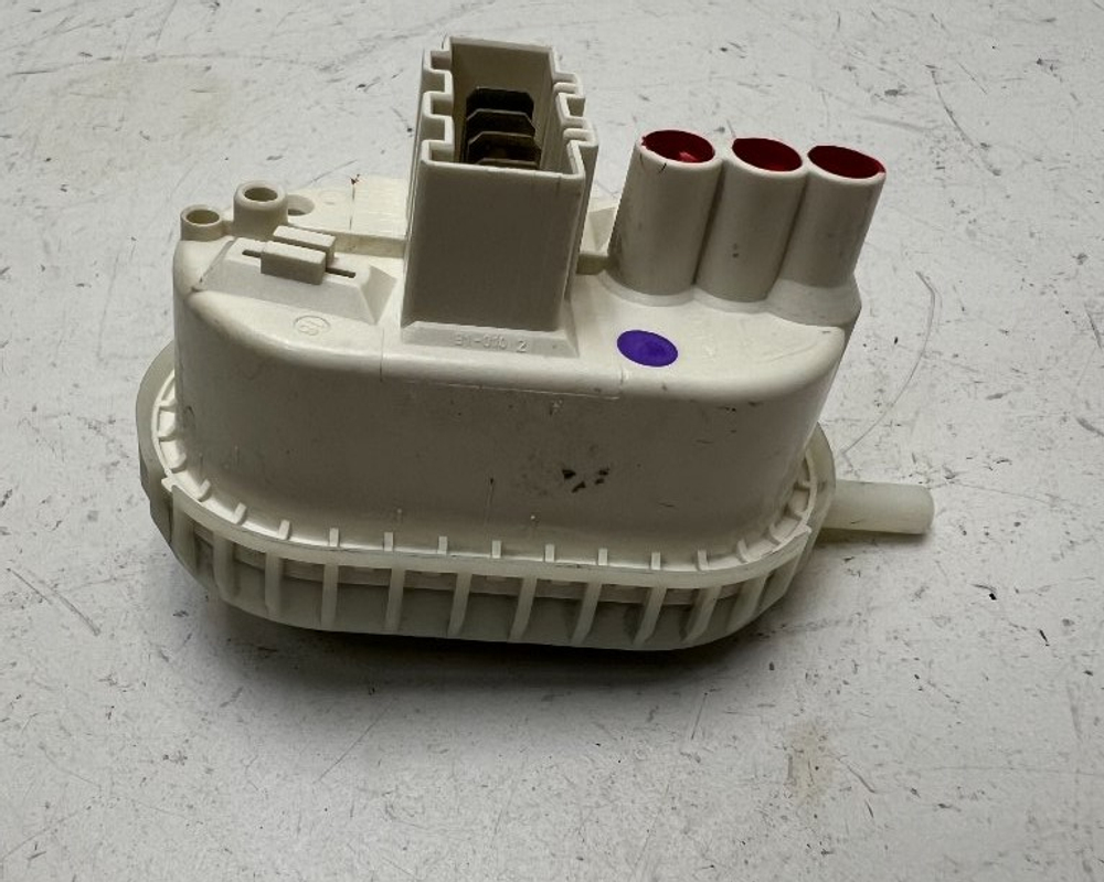 WFC2067OE кт81 Датчик уровня воды для стиральной машины Bosch 5500014940 б/у
