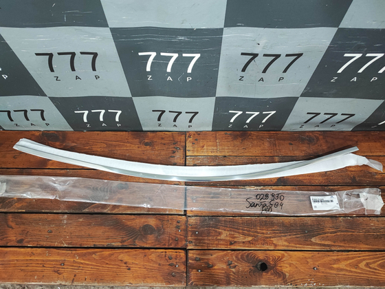 Молдинг передней двери Hyundai Santa Fe 4 Новый Оригинал 82860S1000