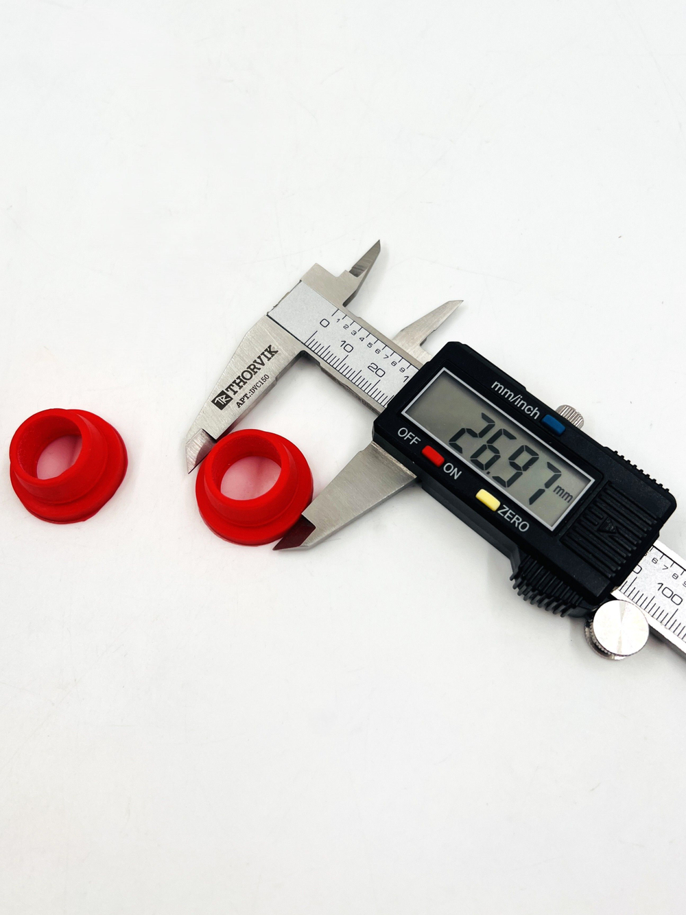 Втулка бачка омывателя (евронасос) 2 шт Лада Ларгус, Kia, Lexus, Nissan, Ford, Toyota силикон