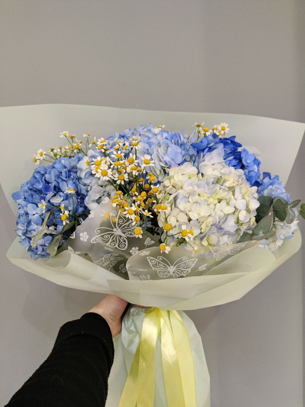 Букет с голубой гортензией "Уют" Букет с голубой гортензией "Уют"