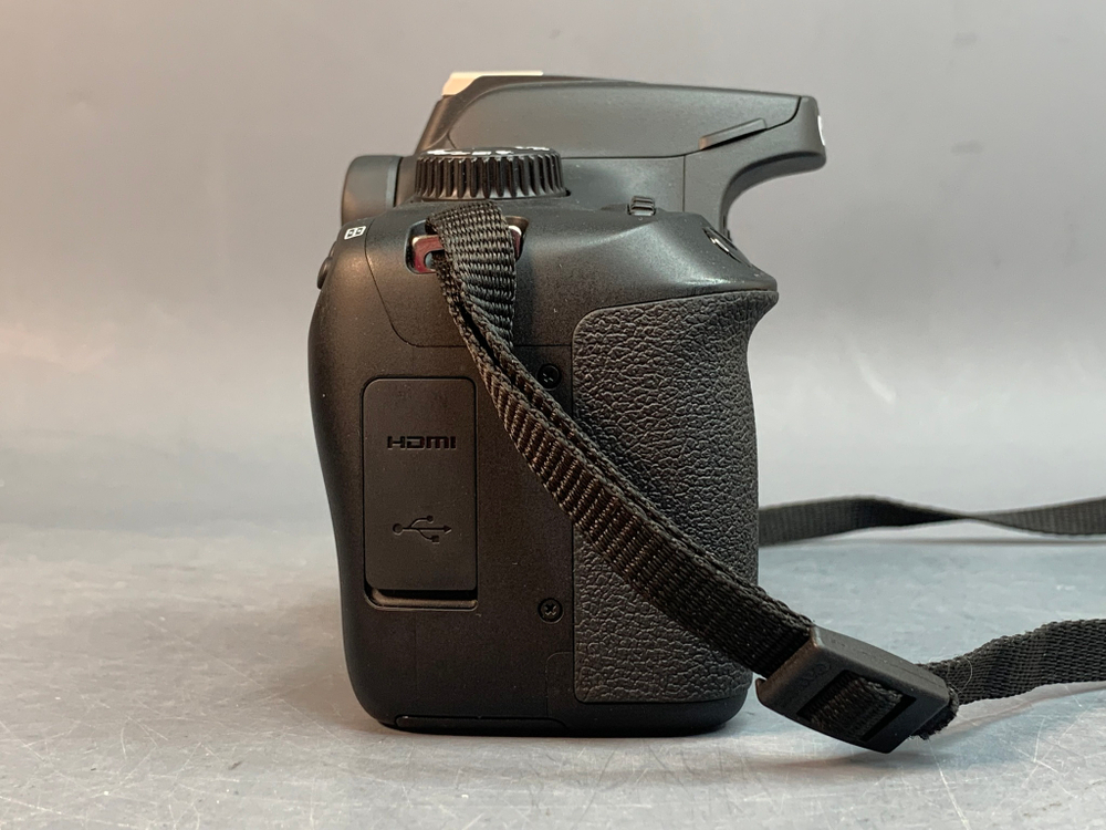 Canon EOS 4000D Body 20.000 кадров пробега
