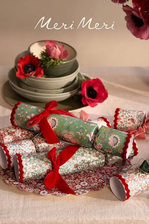 Хлопушки и конфетти