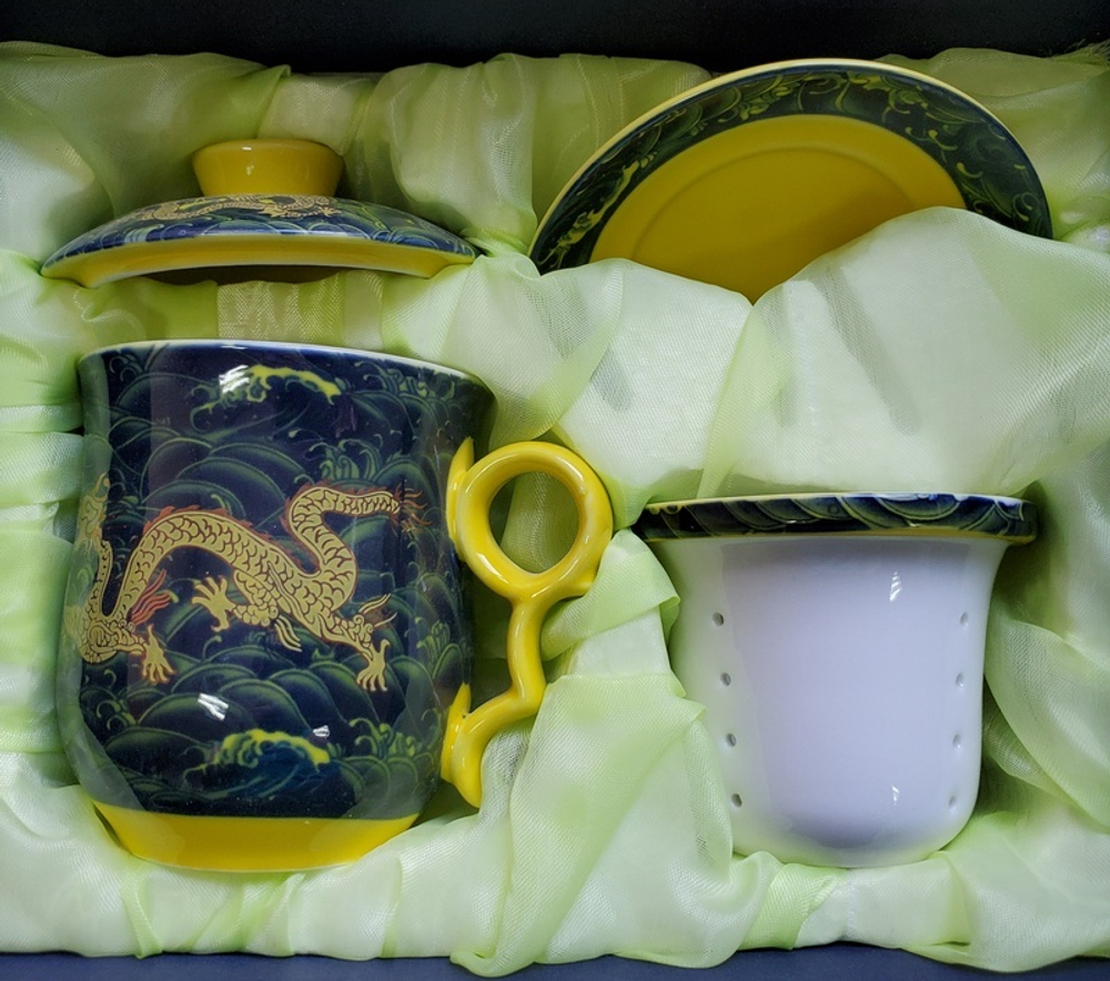 242022.2 Кружка "Дракон Желтый" В ПОДАРОЧНОЙ КОРОБКЕ, фарфор