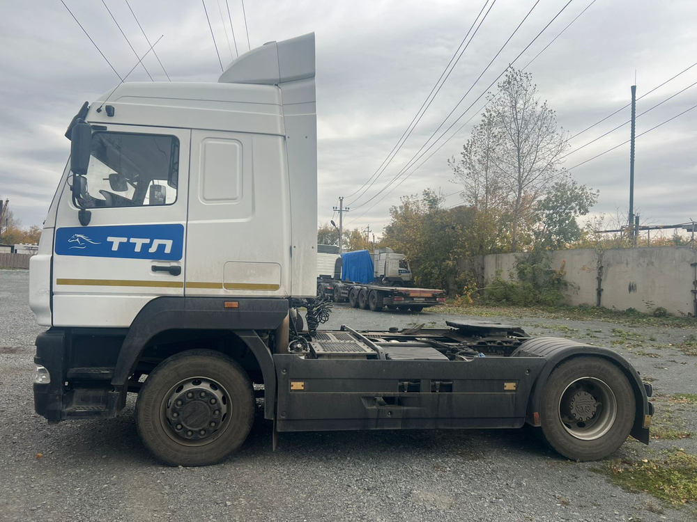 МАЗ 5440 4x2 Седельный тягач 544028-570-031 (Дизельный, 11,8 л, 428 л.с., МТ)