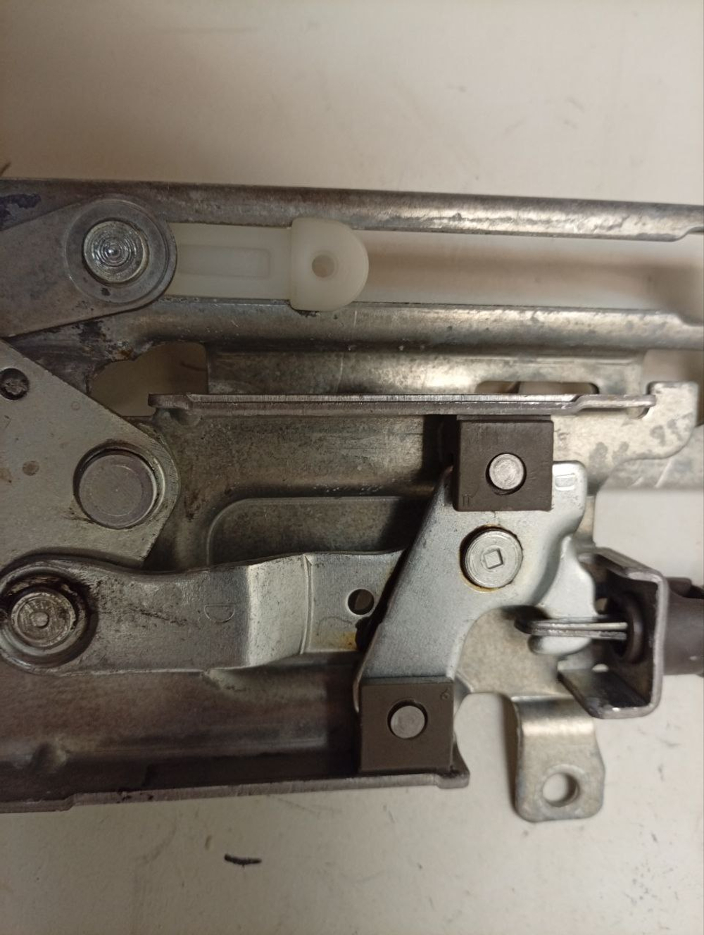 ESL98330 ктп2 Комплект петель двери посудомоечной машины IKEA (Правая+Левая) 4055367660 б/у